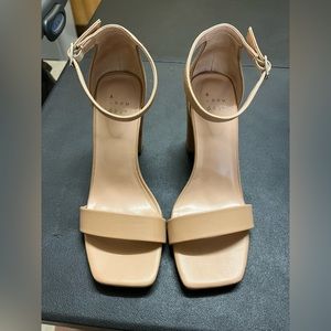 A new day nude heels only worn once size 7